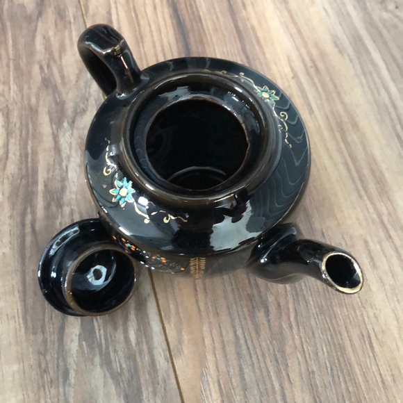 Gorgeous Japanese Style Teapot - Picture 3 of 5